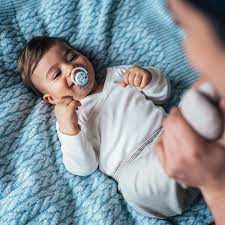 Pros And Cons Of Pacifier Use In Breastfed Babies