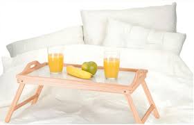 Auf dem frühstückstablett lassen sich nicht nur prima ei, frisches obst oder andere leckere sachen aus der küche servieren. Fruhstuckstablett Furs Bett Fantastische Ideen Archzine Net