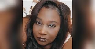 Jennifer Opheim's Instagram, Twitter & Facebook