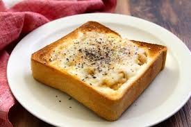 金の食パンで濃厚グラパン