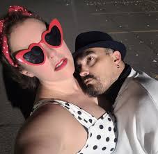 Everything remind me a Manson song...# Heart-shaped glasses