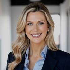 I couldn't stay away for long. Excited to announce I'll be interning at DFW  Airport again this summer with the Learning and Development team.