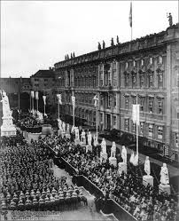 Reichsgrundung Einmarsch Der Siegreichen Truppen In Berlin 21 September 1866 Diese Zeitgenossische Fotografie Zeigt Den O Berlin Geschichte Stadtschloss