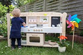 Eine Spielkuche Fur Kinder Selber Bauen Kinder Spiel Kuche Spielkuche Kinderkuche Selber Bauen