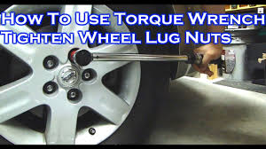 How To Adjust Use Store A Torque Wrench Tighten Car Lug Nuts