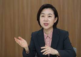 추미애, 집단감염 사태 열흘만에 동부구치소 찾아. Jgotzwqny1wzpm