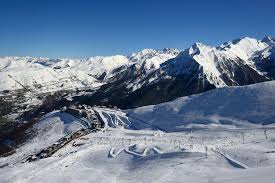 Location de matériel de ski. Station De Ski Dans Les Pyrenees Saint Lary Soulan Grizette