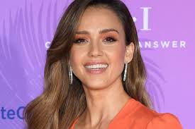 Mom of three, founder of the honest company, honest beauty, terrible speller, loyal. Jessica Alba Verrat Der Beste Beauty Trick Den Sie Jemals Bekommen Hat Brigitte De