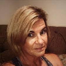 Deena Roberson's Instagram, Twitter & Facebook