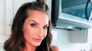 Komediyi bıraktı, porno yıldızı oldu: Silvia Sage takipçilerinin  penislerini puanlıyor