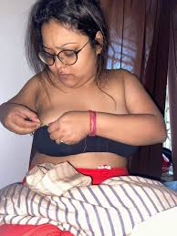 Bengali chubby girl nude mirror shot