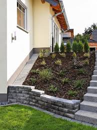 Die Windsor Wand Als Einstreusystem Am Hang Rinnbeton Design Gartengestaltung Terrassen Ideen Die Windsor W Garten Landschaftsbau Gartengestaltung Garten