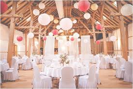 Dekoration Mit Messing Holz Und Rosatonen Hochzeit Beleuchtung Lampion Hochzeit Und Dekoration Hochzeit