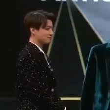 Jangan lupa comment dibawah yaaa😊. Fakta Bts Indonesia Di Instagram Mulai Sekarang Kalo Nangis Jangan Di Lap Air Matanya Dilempar Aja Air Matanya Kayak Jungkoo V Meme Wipe Tears Jungkook
