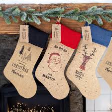 Feutrine épaisse, revers double en tissu polaire, ruban satin et décoration en flex thermocollant pailleté taille : Chaussettes De Noel A Personnaliser Et En Toile De Jute A Qui S