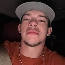 Is there anyone who picks up and hauls junk in the Dickson area?