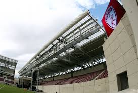 Used in the military to differentiate between soldiers—beings with reason and speech—and animals—unreasoning, ἄλογον ζῶον (álogon zôon). Ael Pros Ael Fc Arena Bgalte To Onoma Kai To Byssini Alogo Apo To Ghpedo