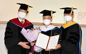 More meanings for 교수 (gyosu). í•œì‹ ëŒ€ ì˜¤ì‚°ì‹œìž¥ ê³½ìƒìš± ëª…ì˜ˆë°•ì‚¬ í•™ìœ„ìˆ˜ì—¬