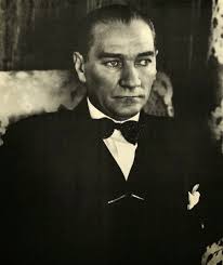 Ataturk Un Sol Gozunun Hafif Sehla Olmasinin Nedenini Merak Etmis Miydiniz Askeri Tarih Fotograf