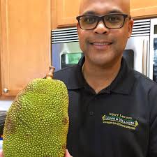 It looks like it's about to ripen. #gardening #redjackfruit