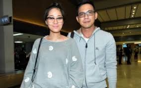 Pasangan artis gracia indri dan david noah dipastikan akan terus melanjutkan sidang. Tuntaskan Perceraian Gracia Indri Dan David Noah Harus Ke Vatikan
