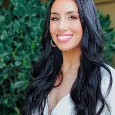 Erin Reddy's Instagram, Twitter & Facebook