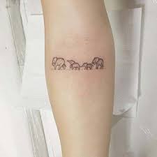 Kucuk Sevimli Fil Dovmeleri Small Cute Elephant Tattoo Aile Dovmeleri Dovme Inspiration Tattoos