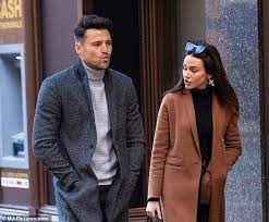 Michelle keegan is determined to spend more time with husband mark wright in the new year. Michelle Keegan And Mark Wright Look Tense Daily Mail Online