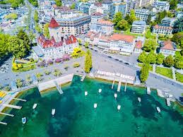 From 70 to 170 m2, each one has a unique colour scheme and its own particular ambience. Lausanne Ouchy Marina Poralu Marine