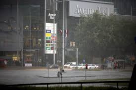 Zagreb je pogodilo je jako nevrijeme praćeno snažnim vjetrom i kišom. Foto Video Snazno Nevrijeme Zahvatilo Zagreb I Istru Evo Kakvo Nas Vrijeme Ocekuje Sutra Narod Hr
