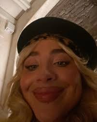 Lorraine Presley's Instagram, Twitter & Facebook