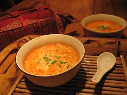 Recette De Soupe Thai Au Curry Et Lait De Coco Ce Dont Tu Auras Besoin 1 Noisette De Beurre 2 Cuilleres A Table Hu Soupe Thai Recette Soupe Recette Asiatique