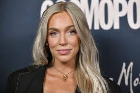 Alexa Cooper's Instagram, Twitter & Facebook