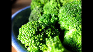 Es ist in seiner festen und harten beschaffenheit, der intensiven grünen farbe, ohne gelbliche oder braune teile bekannt. Broccoli Kochen Basic Rezept Gemuse Kochen Einfachkochen Mit Brokkoli Youtube