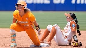 Tennessee softball prediction for Women's College World Series semifinal vs Texas