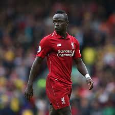 النجم المصري محمد صلاح قام بتهنئة زميله في ليفربول ساديو ماني عبر حسابه على انستغرام عارضا صورة نجم السنغال وهو يتسلم جائزة أفضل لاعب في القارة الإفريقية لعام. Ø­Ø§Ù„Ø© ÙˆØ§Ø­Ø¯Ø© ØªÙ†Ù‚Ù„ Ø³Ø§Ø¯ÙŠÙˆ Ù…Ø§Ù†ÙŠ Ø¥Ù„Ù‰ Ø±ÙŠØ§Ù„ Ù…Ø¯Ø±ÙŠØ¯ ÙƒÙ„Ù…Ø© Ø§Ù„Ø£Ø±Ø¯Ù†