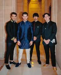 Priyanka Chopra And Nick Jonas Share Photos From Their Epic Wedding Weekend Love Inc Mag Frankie Jonas Jonas Brothers Nick Jonas