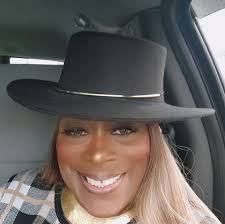 Melanie Smoot's Instagram, Twitter & Facebook