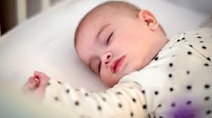 أسباب قلة نوم الرضيع وطرق حل هذه المشكلة مجلتك