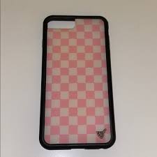 Wildflower cases are handmade iphone accessories designed in los angeles by founder michelle carlson and her two daughters, devon and sydney carlson. Wallflower Accessories Wallflower Phone Case For Iphone 78 Poshmark