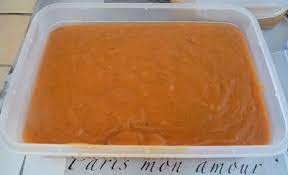 epingle sur la table de sophie