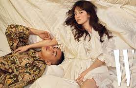 Born november 22, 1981) is a south korean actress. Real Life Friends Song Hye Kyo And Yoo Ah In Transform Into Modern Royalty For W Korea Soompi