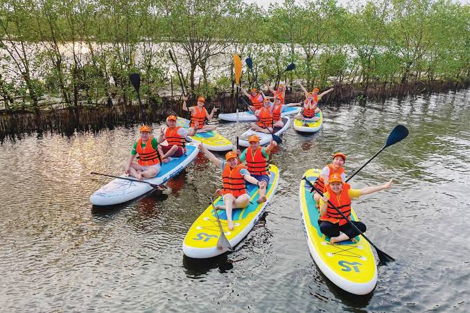 Chèo thuyền & thưởng thức món ngon trên phá Tam Giang