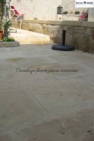Le Charme De L Ancien Avec Du Carrelage Neuf En Beton En 2020 Carrelage Exterieur Carrelage Terrasse Exterieur Revetement Terrasse Exterieur