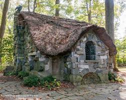 Enchanted Woods At Winterthur Museum And Gardens Fleeting Architecture Chalet En Pierre Cottage De Conte De Fees Maison De Sorciere