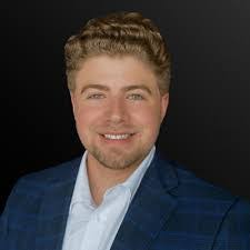 Eric Gonzales's Instagram, Twitter & Facebook