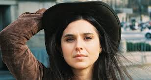 Natalie Lynn releases an infectious debut single, entitled, “One”