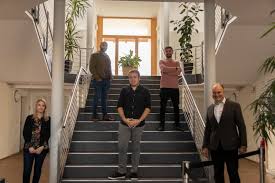 Wir bieten full‐service‐konzepte aus einer hand. Drei It Haus Azubis Bei Der Ehrung Der Besten Prufungs Absolventen Eifelschau De