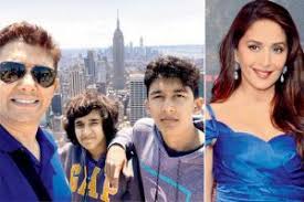She settled in the us where she raised her two sons, raayan and arin. Madhuri Dixit Nene And Shriram Nene On A College Hunt In New York