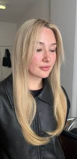 What phones do you use for hair photos ? That makes the hair pop and look  nice.